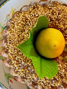 Lemon cake with a lemon in the center